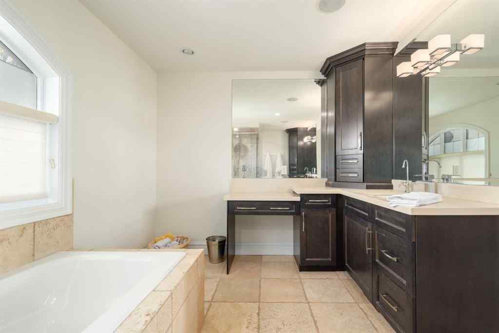 MLS® A2237695 - 2767 77 Street SW in Springbank Hill Calgary, Residential