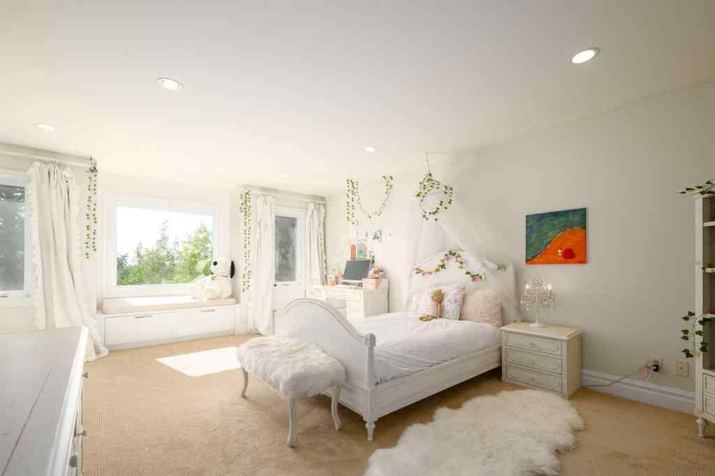 MLS® A2237695 - 2767 77 Street SW in Springbank Hill Calgary, Residential