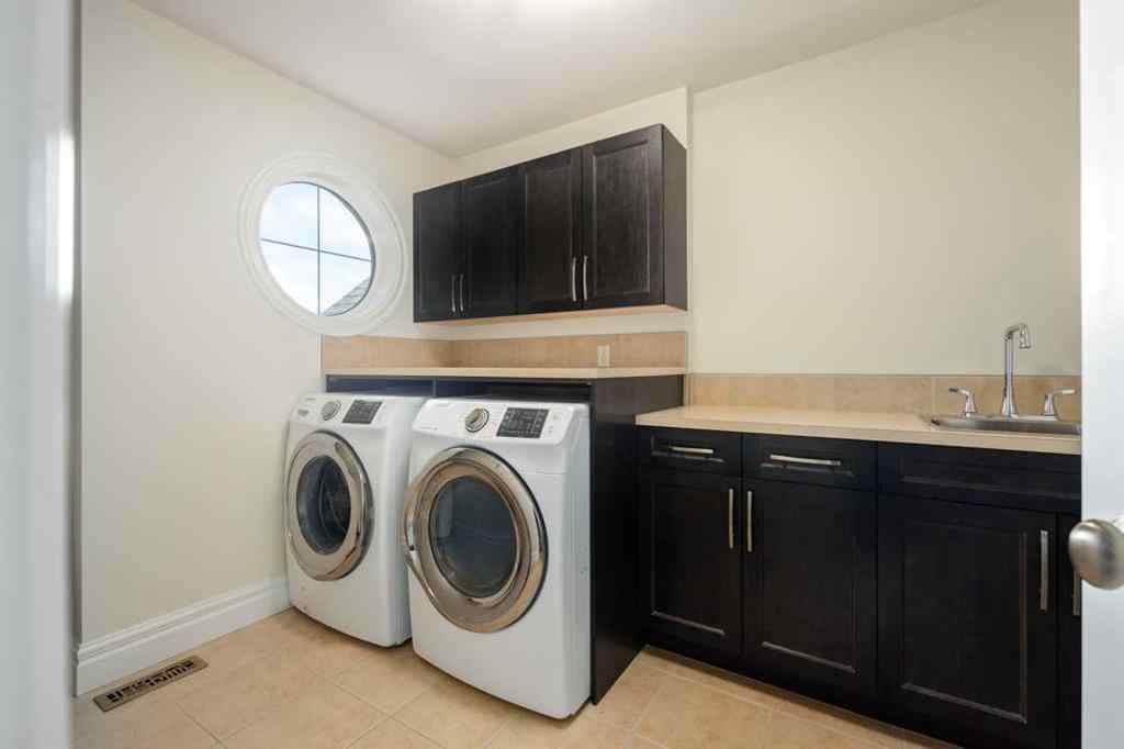 MLS® A2237695 - 2767 77 Street SW in Springbank Hill Calgary, Residential