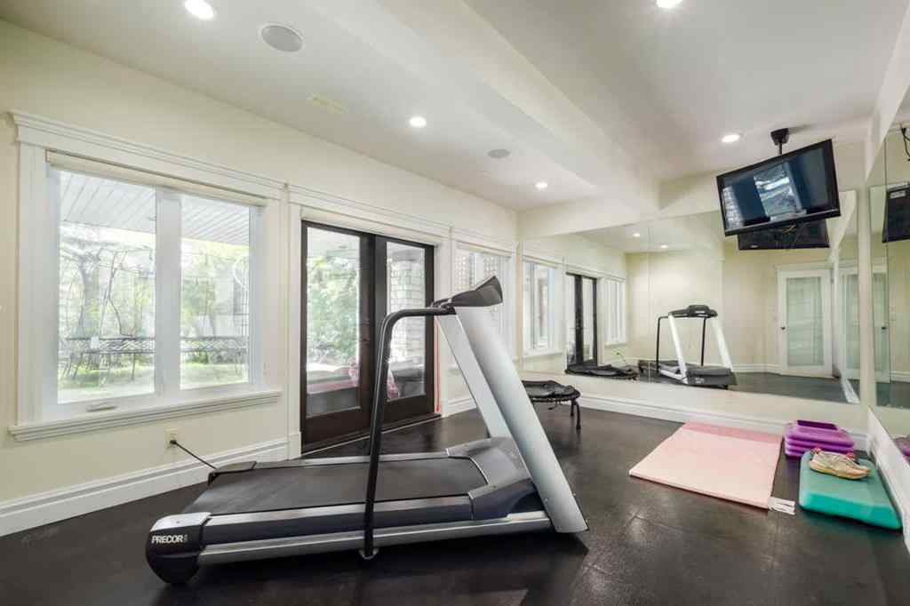 MLS® A2237695 - 2767 77 Street SW in Springbank Hill Calgary, Residential