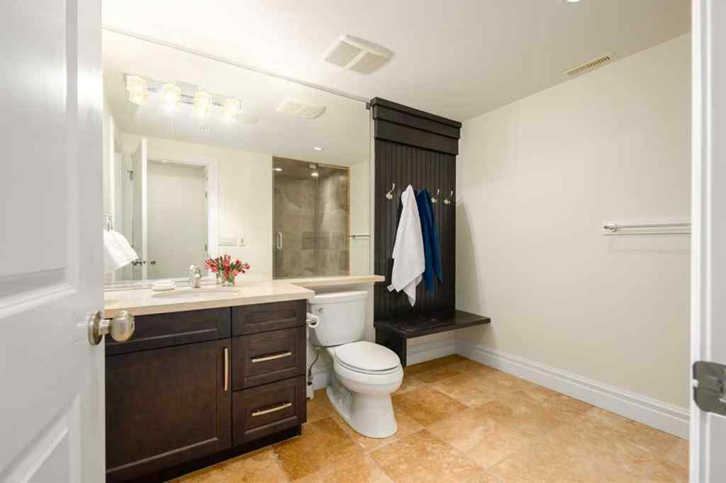 MLS® A2237695 - 2767 77 Street SW in Springbank Hill Calgary, Residential