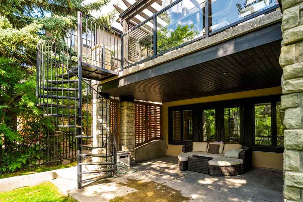 MLS® A2237695 - 2767 77 Street SW in Springbank Hill Calgary, Residential