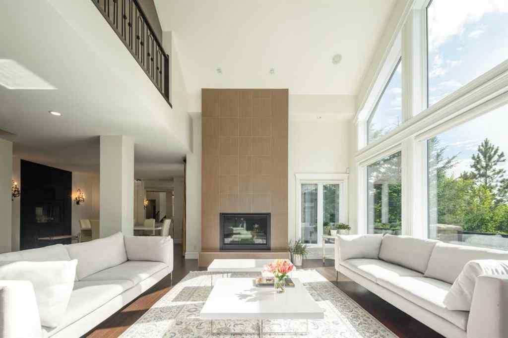 MLS® A2237695 - 2767 77 Street SW in Springbank Hill Calgary, Residential