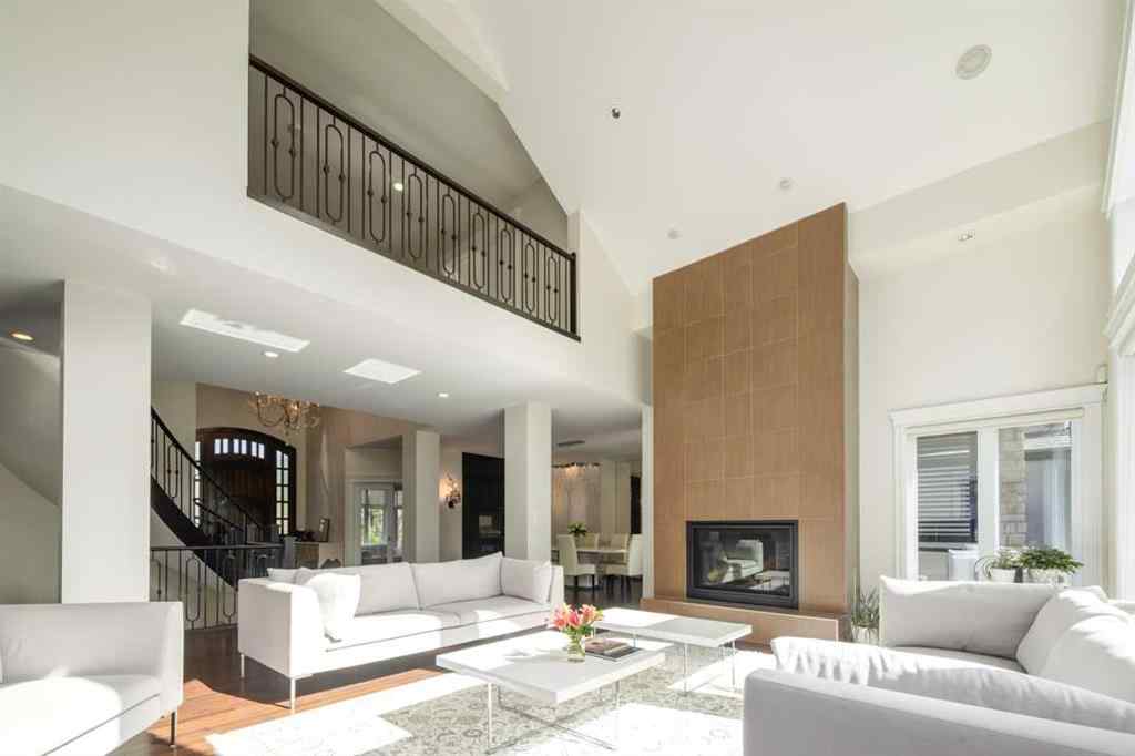MLS® A2237695 - 2767 77 Street SW in Springbank Hill Calgary, Residential