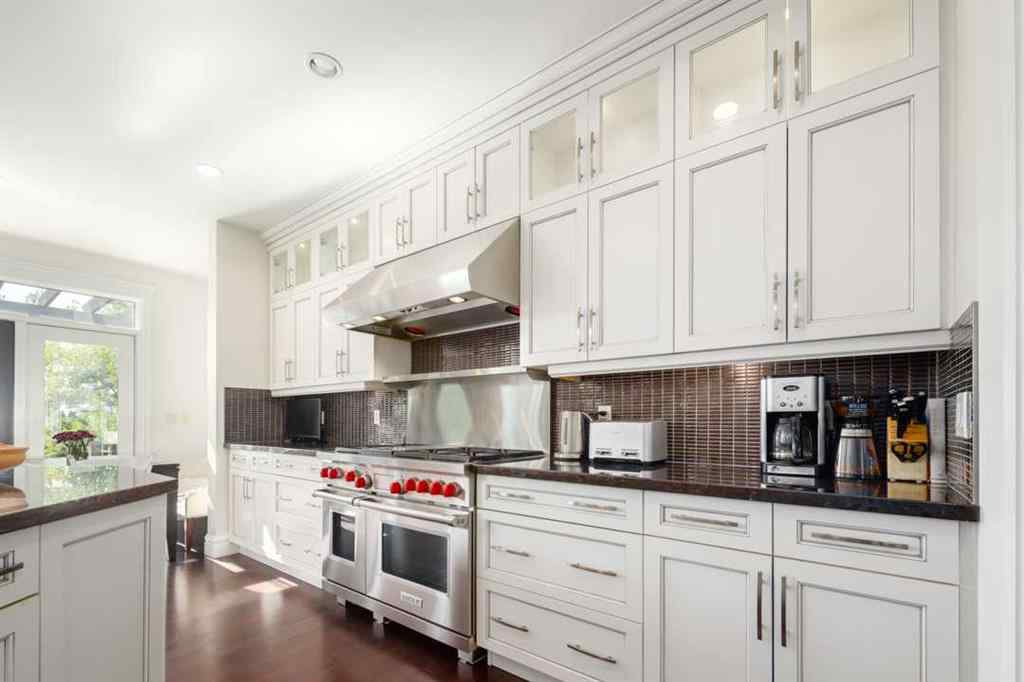 MLS® A2237695 - 2767 77 Street SW in Springbank Hill Calgary, Residential