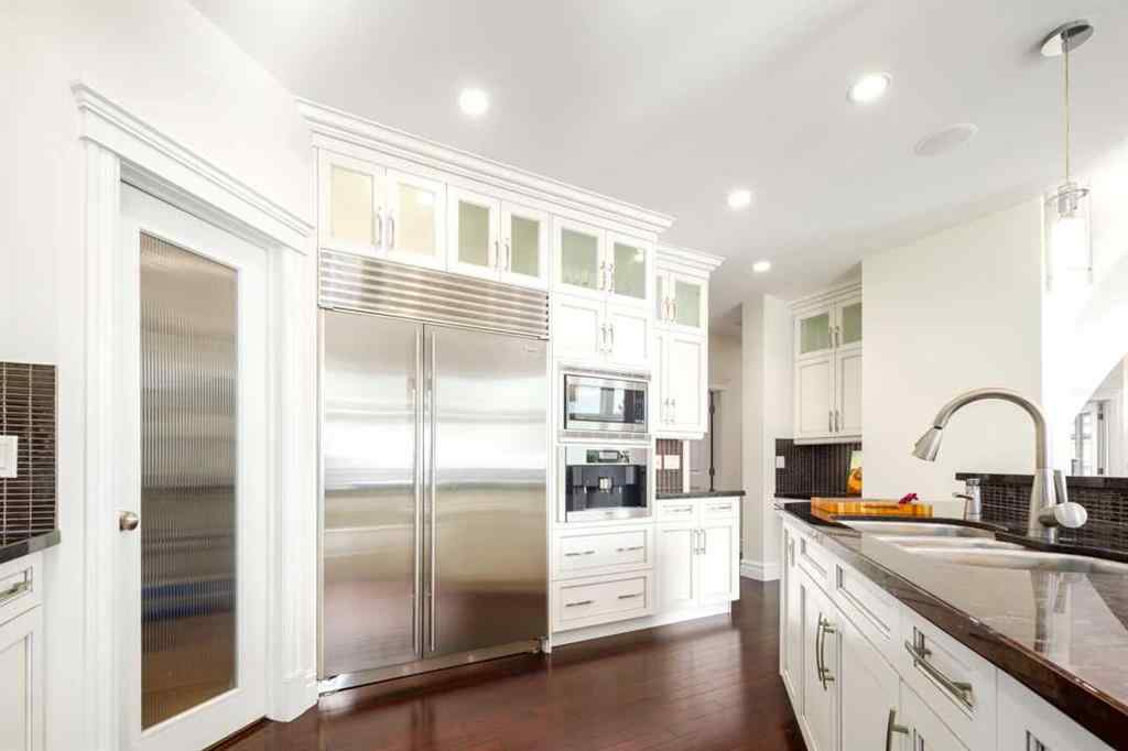 MLS® A2237695 - 2767 77 Street SW in Springbank Hill Calgary, Residential