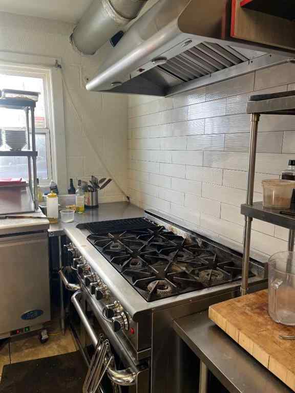 MLS® A2237713 - Unit #100 3811 Edmonton Trail NE in Greenview Calgary, Commercial