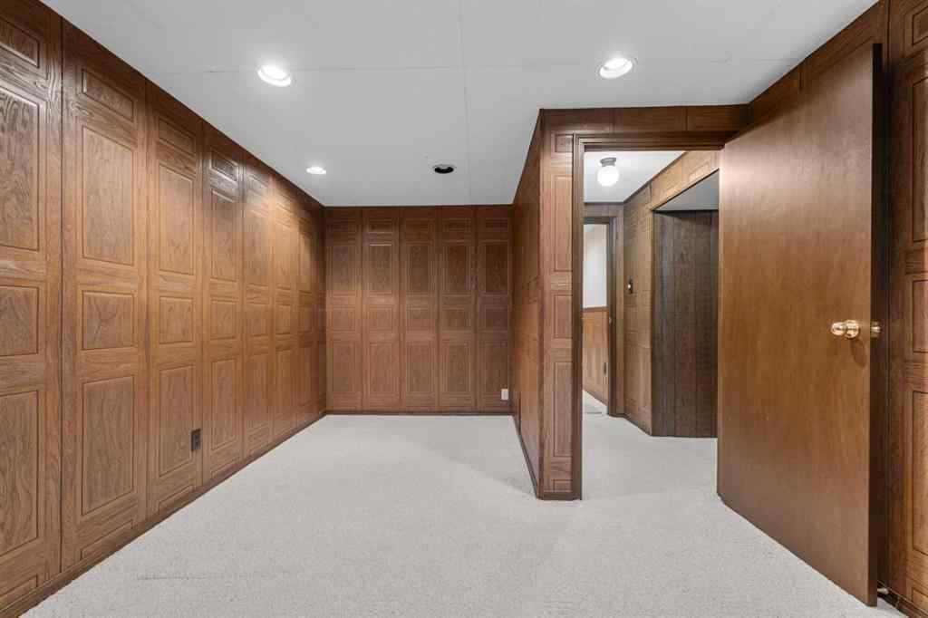 MLS® A2237733 - 127 Fawn Crescent SE in Fairview Calgary, Residential