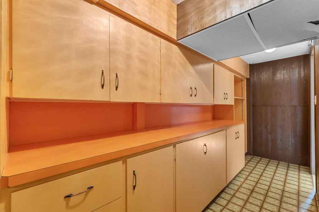 MLS® A2237733 - 127 Fawn Crescent SE in Fairview Calgary, Residential