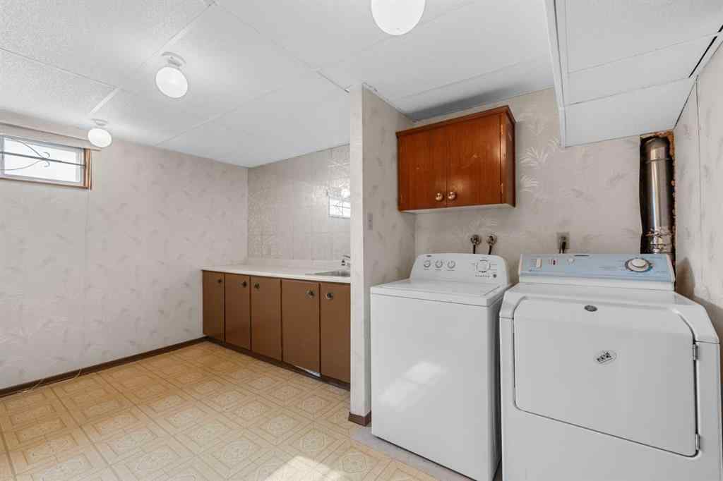 MLS® A2237733 - 127 Fawn Crescent SE in Fairview Calgary, Residential