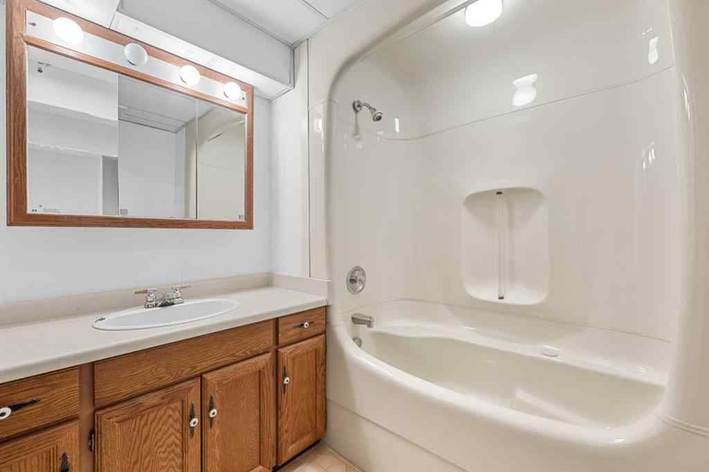 MLS® A2237733 - 127 Fawn Crescent SE in Fairview Calgary, Residential