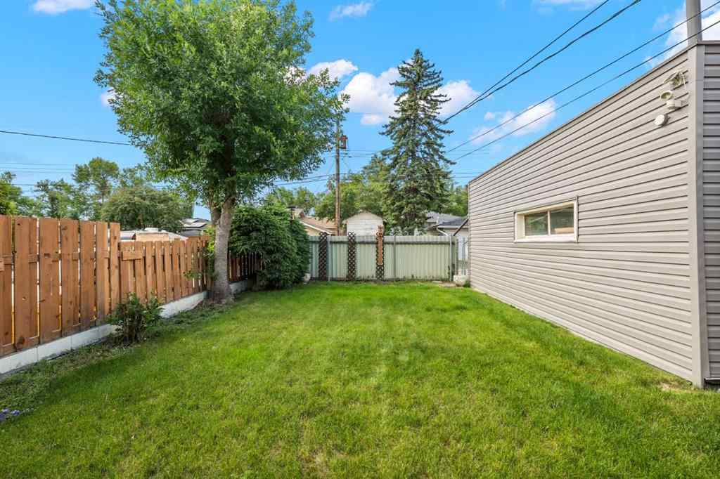 MLS® A2237733 - 127 Fawn Crescent SE in Fairview Calgary, Residential