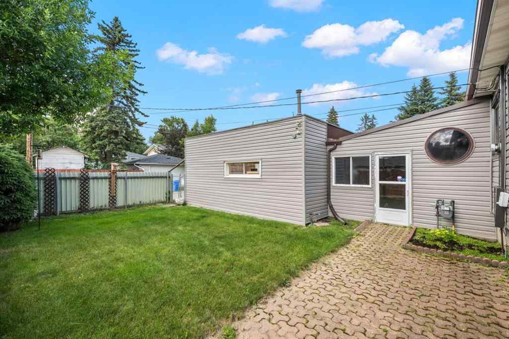 MLS® A2237733 - 127 Fawn Crescent SE in Fairview Calgary, Residential