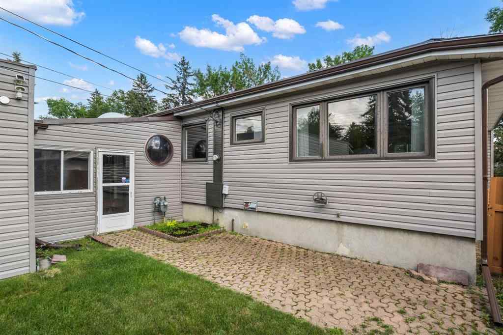 MLS® A2237733 - 127 Fawn Crescent SE in Fairview Calgary, Residential