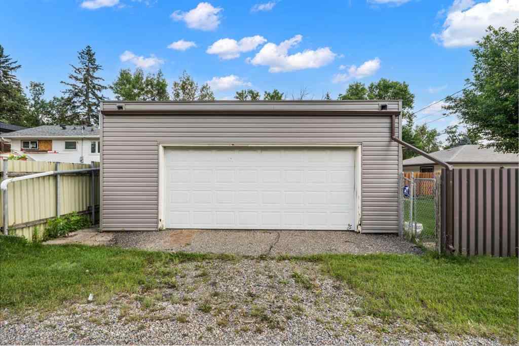 MLS® A2237733 - 127 Fawn Crescent SE in Fairview Calgary, Residential