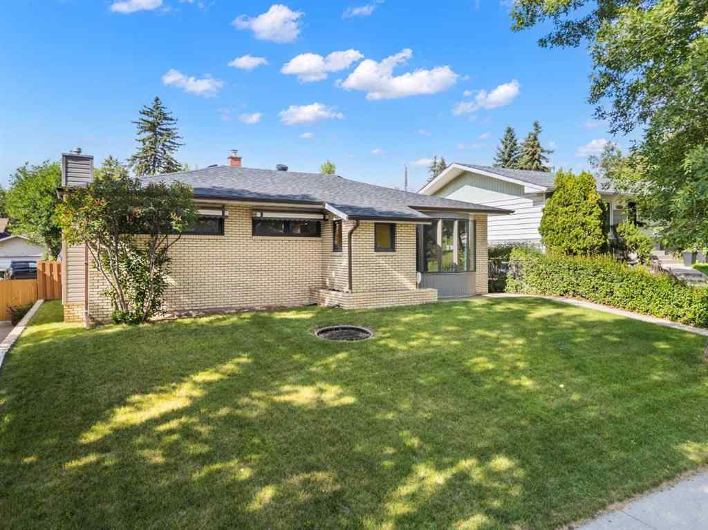 MLS® A2237733 - 127 Fawn Crescent SE in Fairview Calgary, Residential