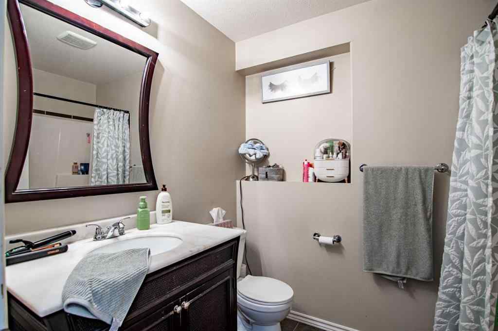MLS® A2237752 - 21 Ralston Crescent  in Rosedale Meadows Red Deer, Residential
