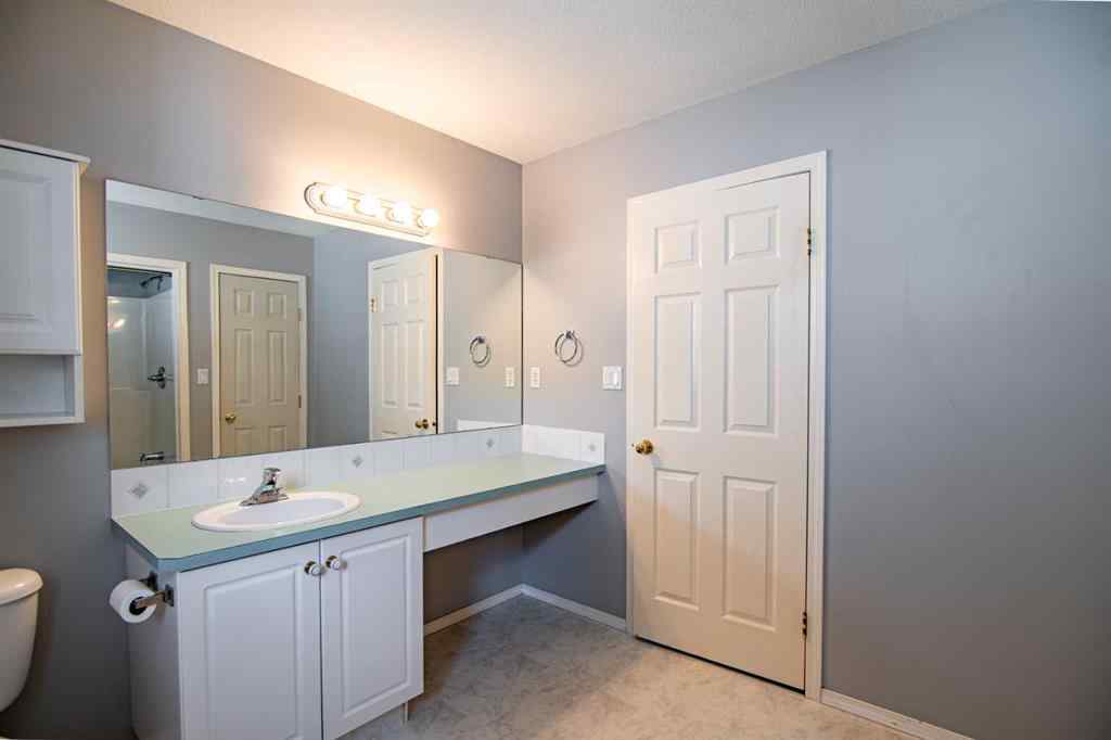 MLS® A2237752 - 21 Ralston Crescent  in Rosedale Meadows Red Deer, Residential