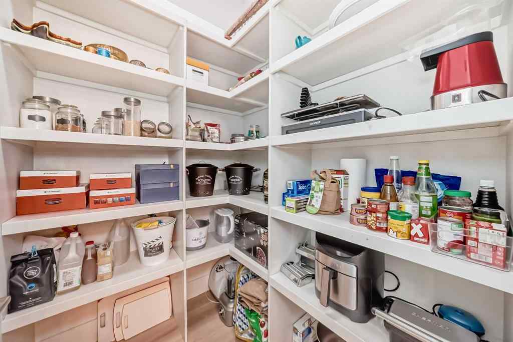 MLS® A2237765 - 1912 23 Avenue NW in Banff Trail Calgary, Residential