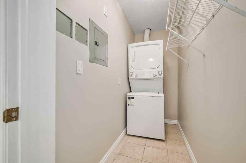 MLS® A2237768 - Unit #206 1315 12 Avenue SW in Beltline Calgary, Residential