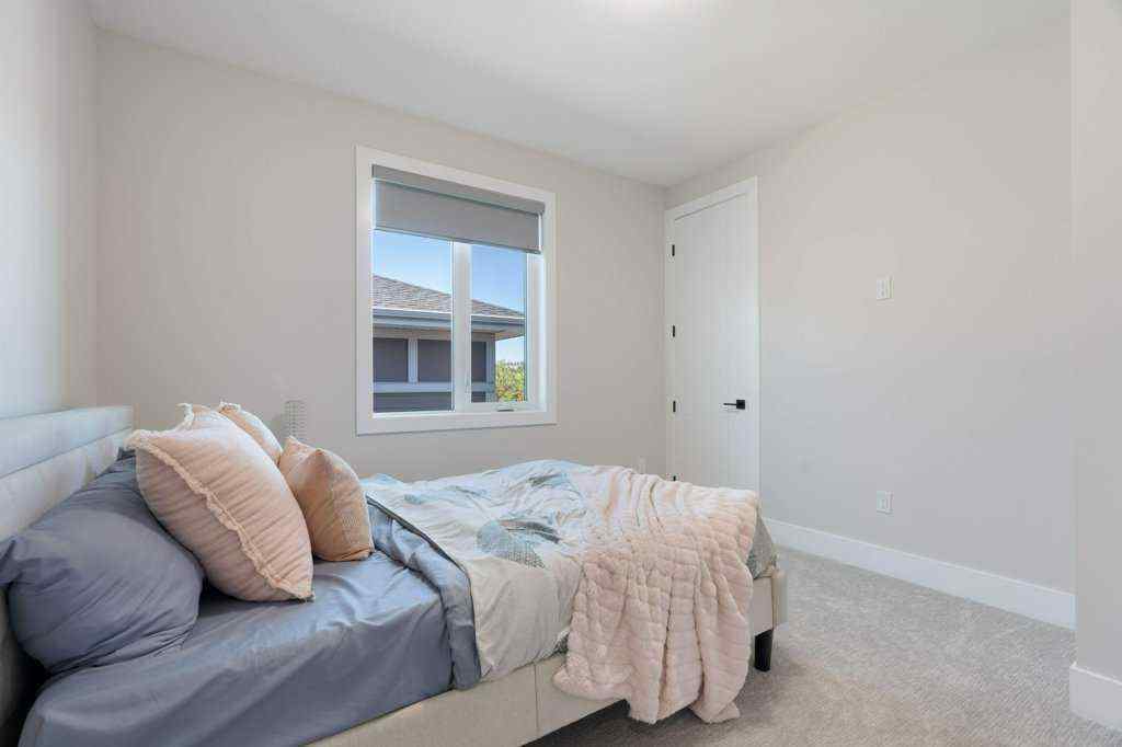 MLS® A2237770 - 424 Discovery Place SW in Discovery Ridge Calgary, Residential