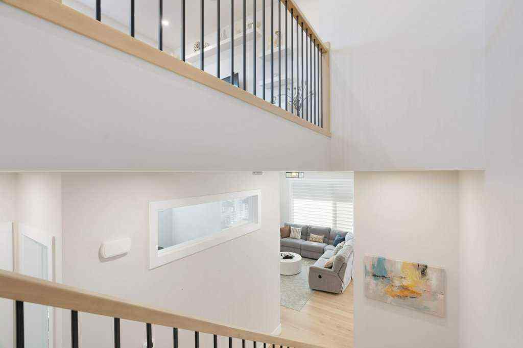 MLS® A2237770 - 424 Discovery Place SW in Discovery Ridge Calgary, Residential