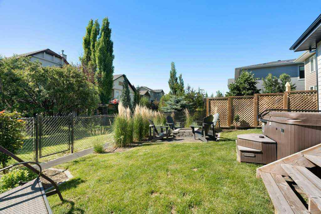 MLS® A2237770 - 424 Discovery Place SW in Discovery Ridge Calgary, Residential