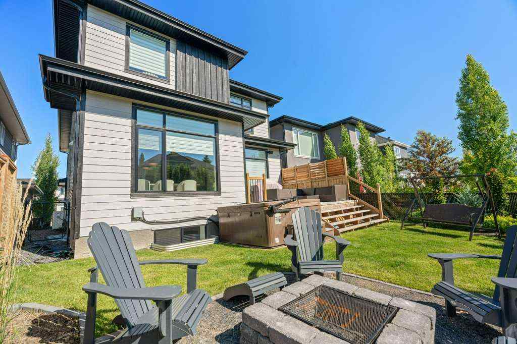 MLS® A2237770 - 424 Discovery Place SW in Discovery Ridge Calgary, Residential