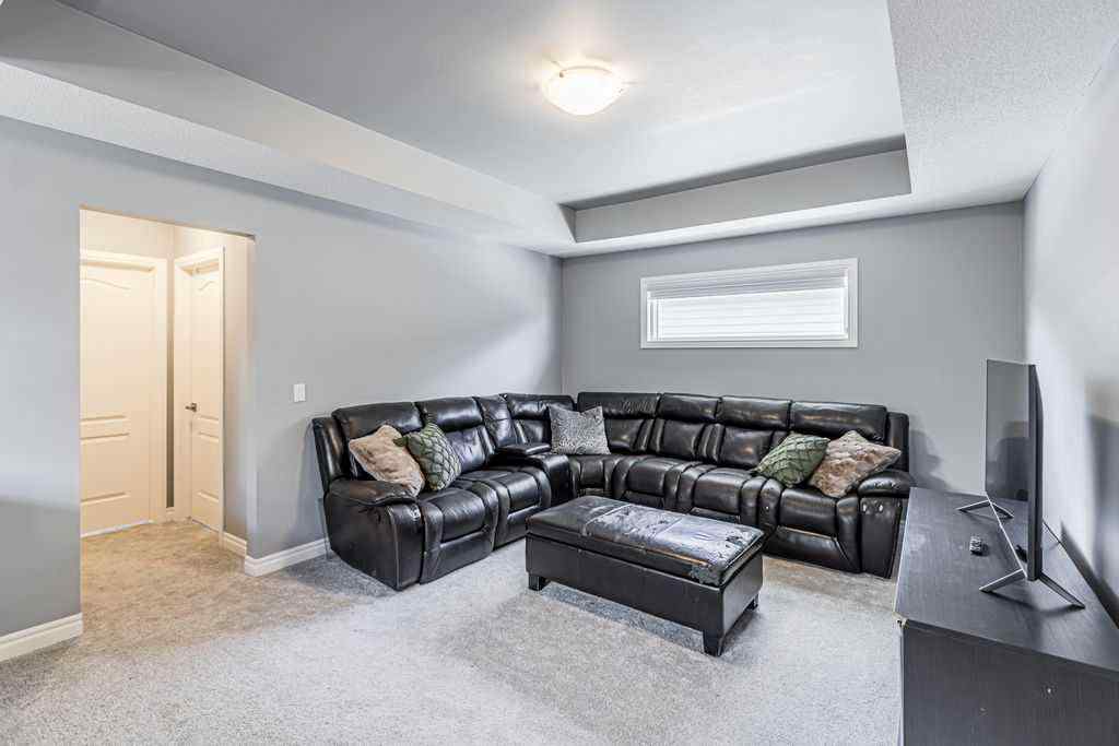 MLS® A2237777 - 402 Hillcrest Circle SW in Hillcrest Airdrie, Residential