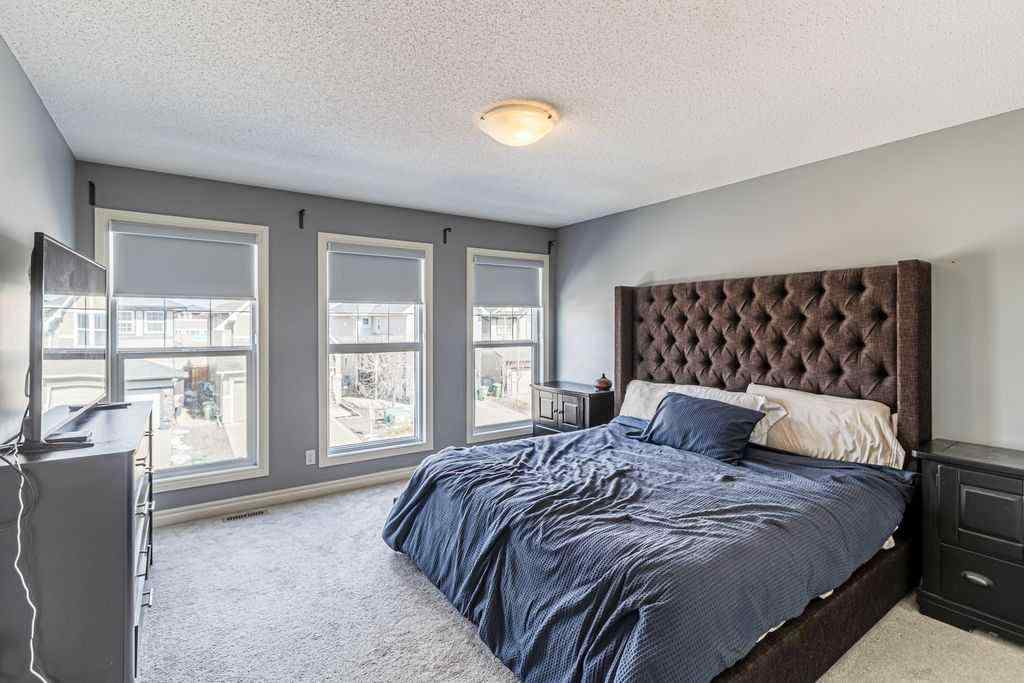 MLS® A2237777 - 402 Hillcrest Circle SW in Hillcrest Airdrie, Residential