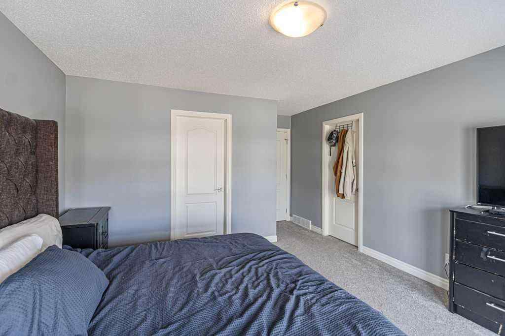 MLS® A2237777 - 402 Hillcrest Circle SW in Hillcrest Airdrie, Residential