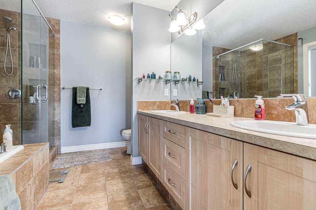 MLS® A2237777 - 402 Hillcrest Circle SW in Hillcrest Airdrie, Residential