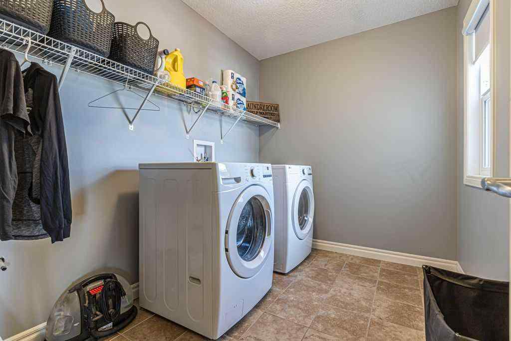 MLS® A2237777 - 402 Hillcrest Circle SW in Hillcrest Airdrie, Residential