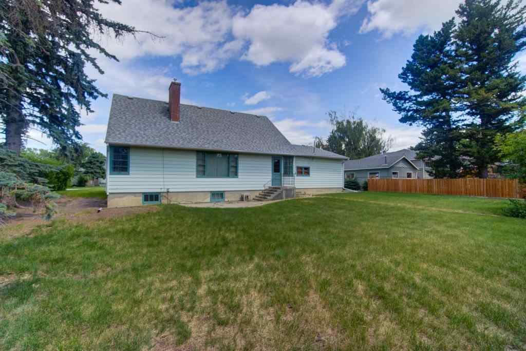 MLS® A2237785 - 237 53 Avenue E in NONE Claresholm, Residential