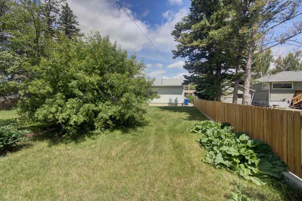 MLS® A2237785 - 237 53 Avenue E in NONE Claresholm, Residential