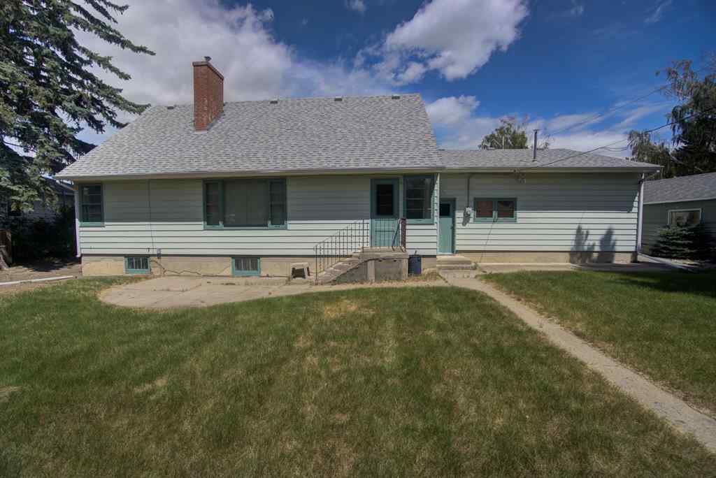 MLS® A2237785 - 237 53 Avenue E in NONE Claresholm, Residential