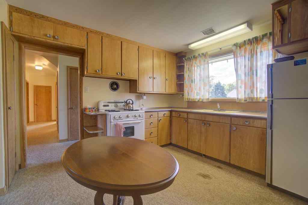 MLS® A2237785 - 237 53 Avenue E in NONE Claresholm, Residential