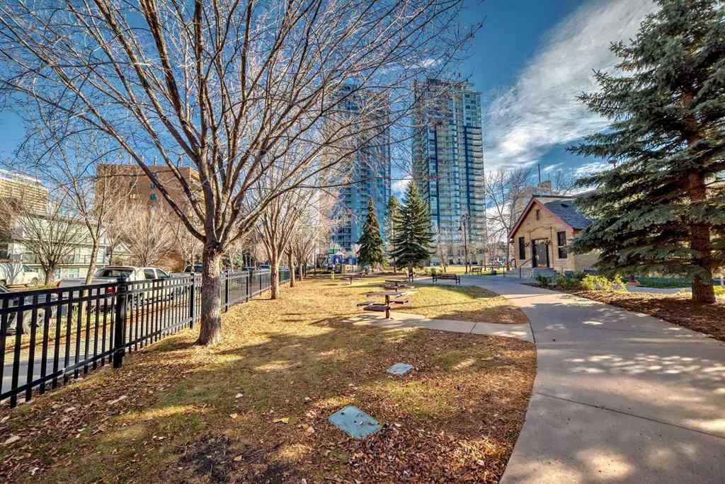 MLS® A2237801 - Unit #202 303 13 Avenue SW in Beltline Calgary, Residential