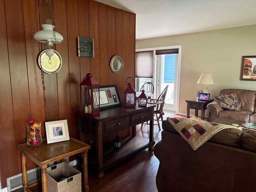 MLS® A2237826 - 4637 52 Street  in NONE Olds, Residential