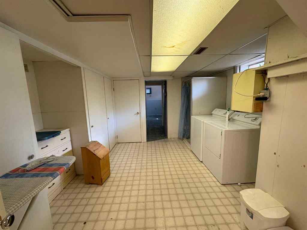 MLS® A2237826 - 4637 52 Street  in NONE Olds, Residential
