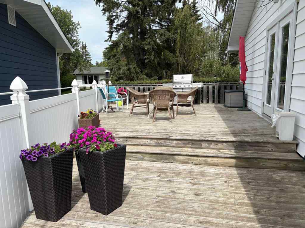 MLS® A2237826 - 4637 52 Street  in NONE Olds, Residential
