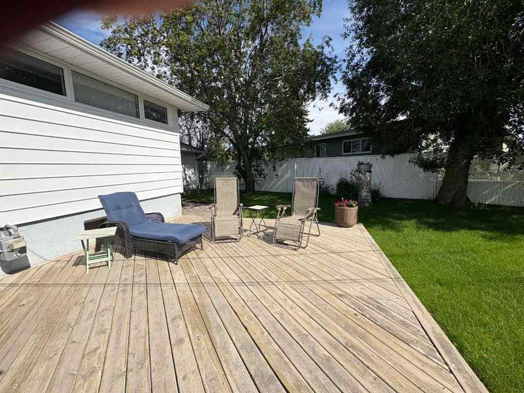 MLS® A2237826 - 4637 52 Street  in NONE Olds, Residential