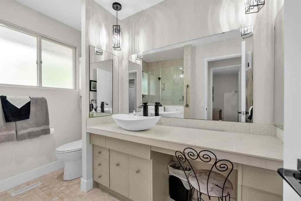 MLS® A2237863 - 7019 Hunterbow Crescent NW in Huntington Hills Calgary, Residential