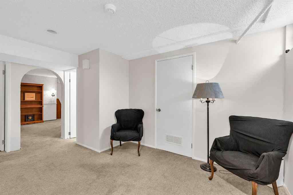 MLS® A2237863 - 7019 Hunterbow Crescent NW in Huntington Hills Calgary, Residential