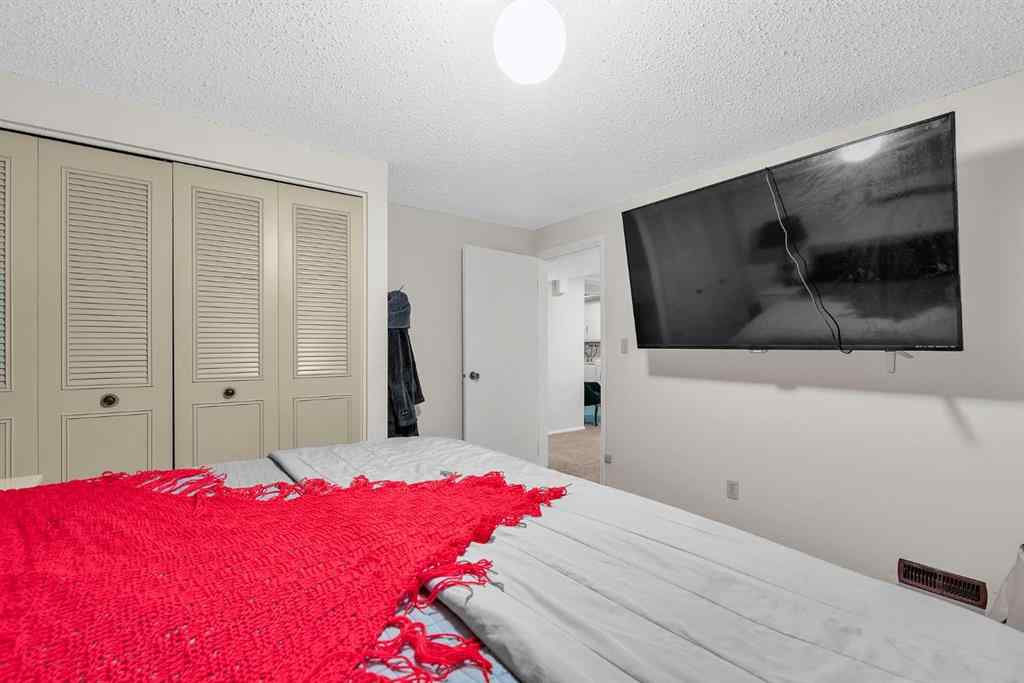 MLS® A2237863 - 7019 Hunterbow Crescent NW in Huntington Hills Calgary, Residential