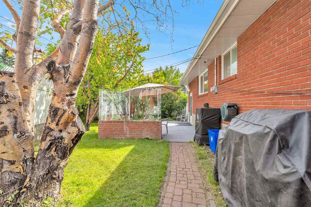 MLS® A2237863 - 7019 Hunterbow Crescent NW in Huntington Hills Calgary, Residential
