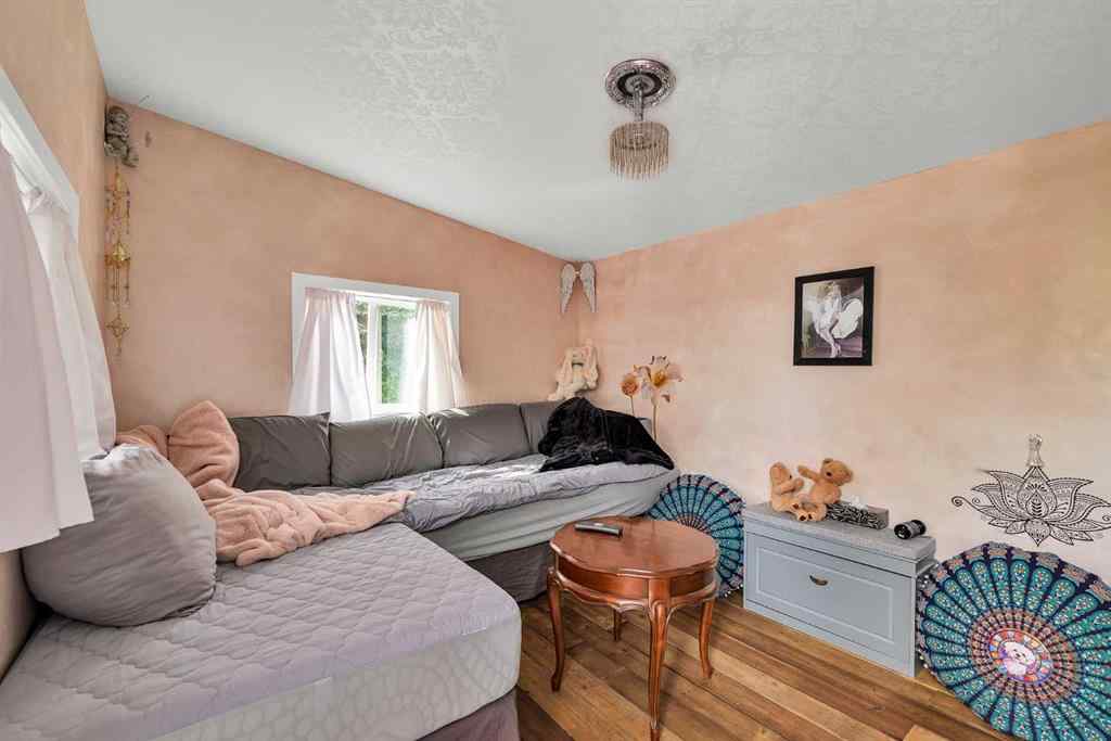 MLS® A2237863 - 7019 Hunterbow Crescent NW in Huntington Hills Calgary, Residential