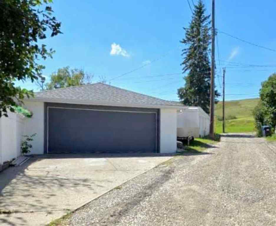 MLS® A2237863 - 7019 Hunterbow Crescent NW in Huntington Hills Calgary, Residential