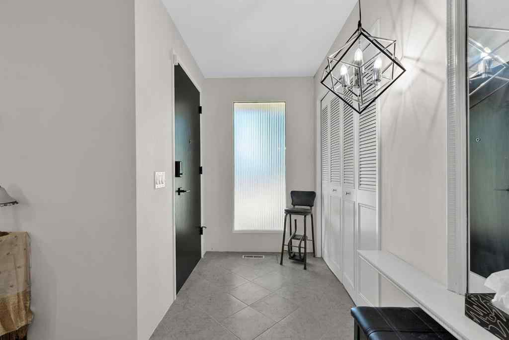 MLS® A2237863 - 7019 Hunterbow Crescent NW in Huntington Hills Calgary, Residential