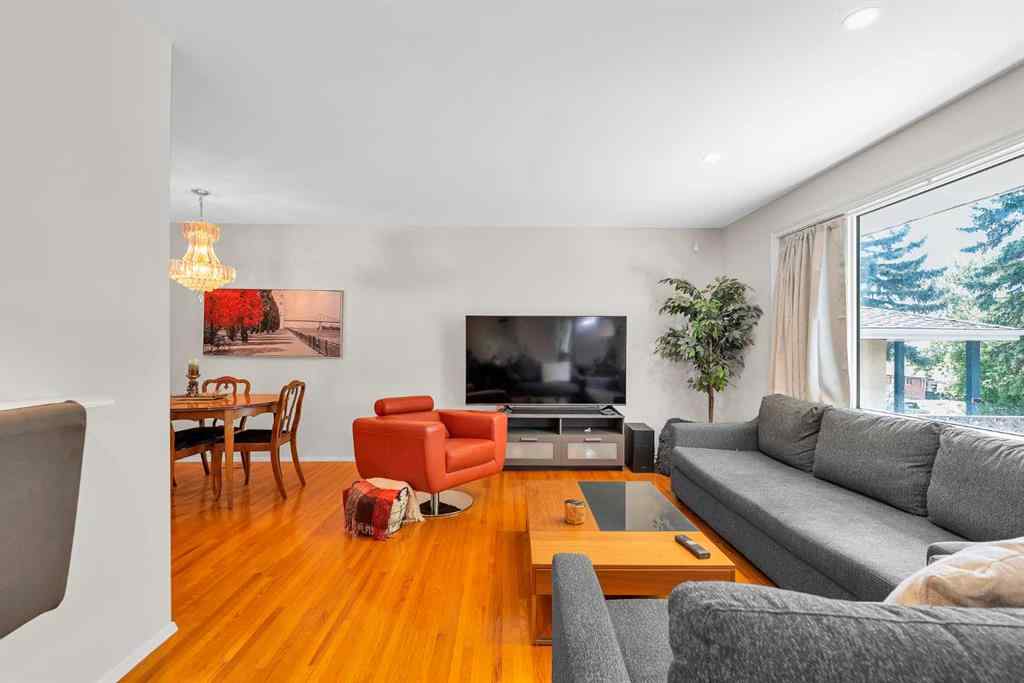 MLS® A2237863 - 7019 Hunterbow Crescent NW in Huntington Hills Calgary, Residential